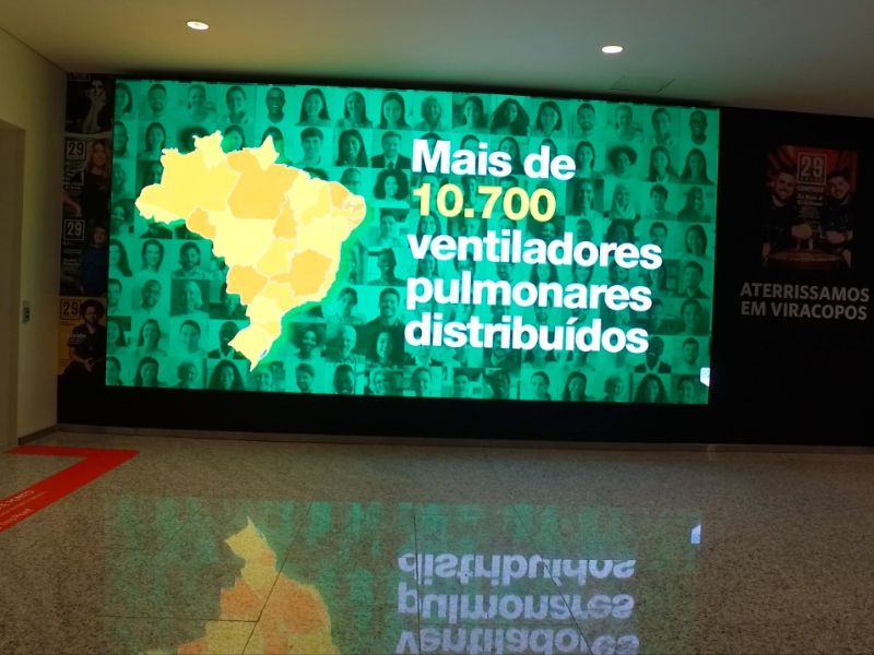 painel de LED modular aplicações em publicidade