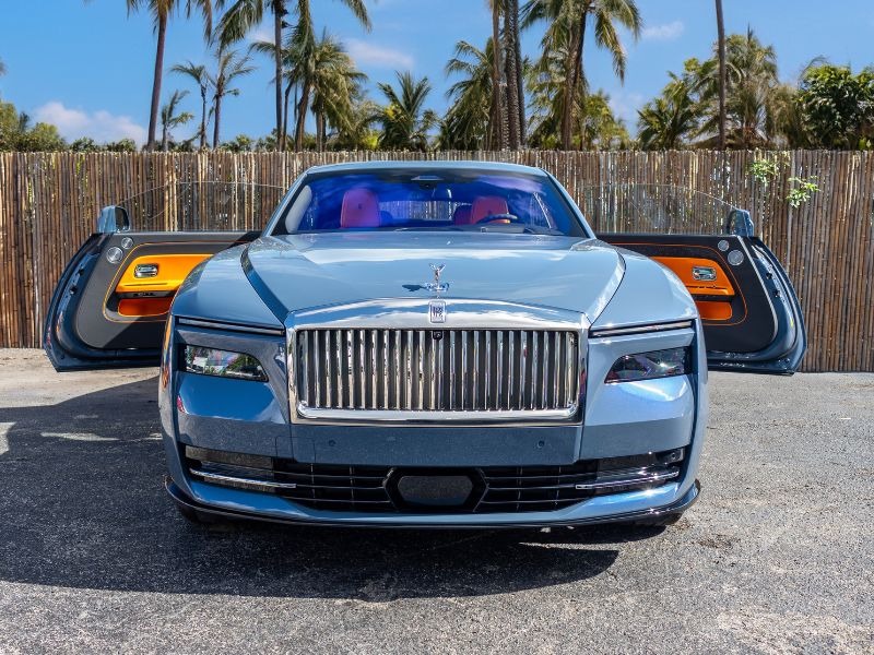 luxury car for rent in Miami rolls-royce
