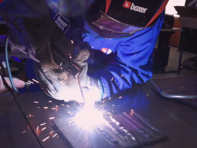 como não grudar eletrodo na peça