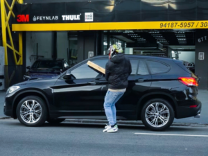onde coloco a pelicula de segurança no meu carro​